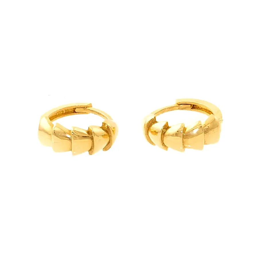 18k Gold x 11mm Scalloped Crossiant Hoop Earrings - Kingdom Jewelry