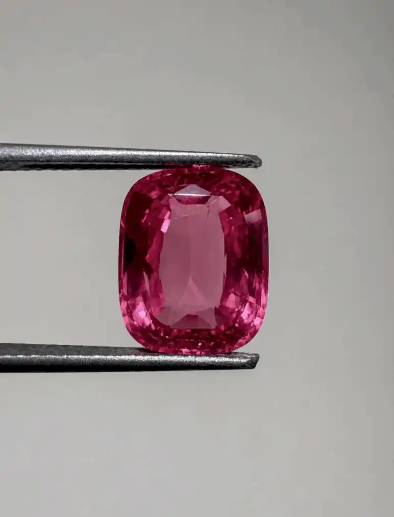 4.203 ct Vivid Pink Mahenge Spinel - Kingdom Jewelry